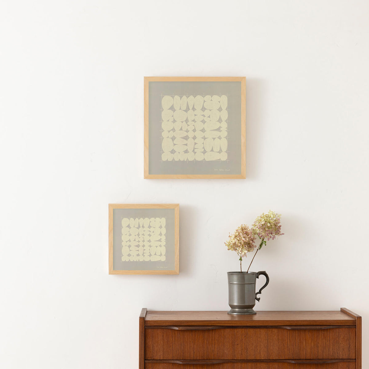 Stones Grid (gray)